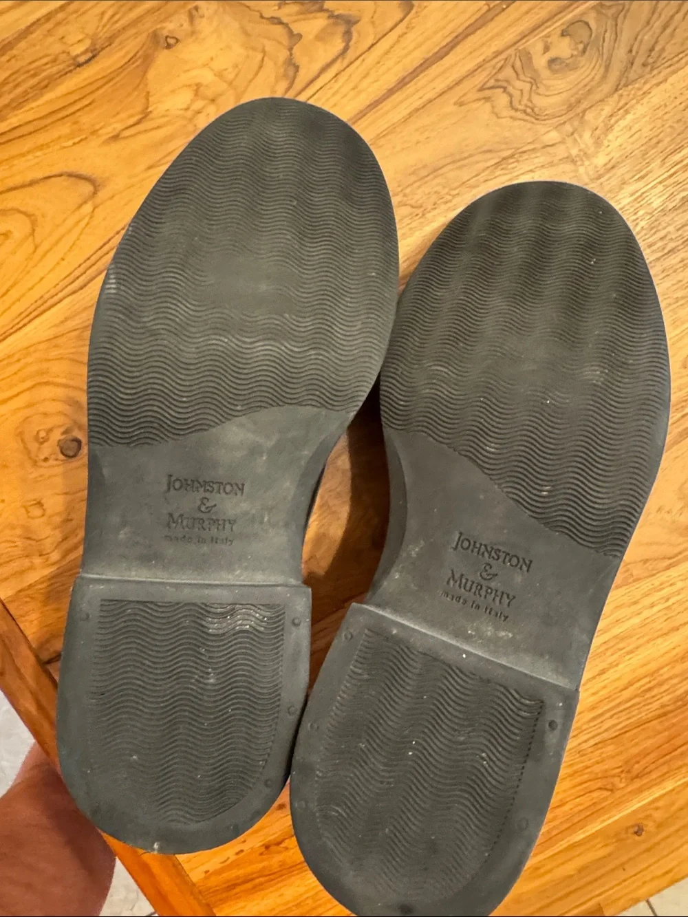 Johnston and Murphy Men's Black Leather Cap-Toe Dress Shoes 8.5